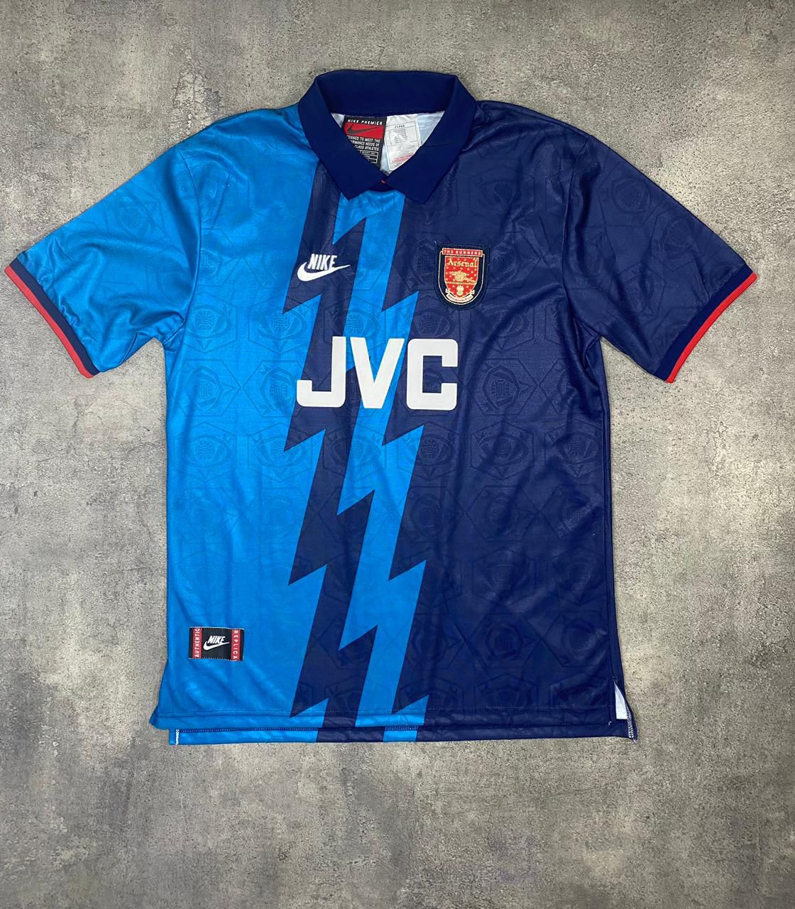 Arsenal 95/96 away jersey