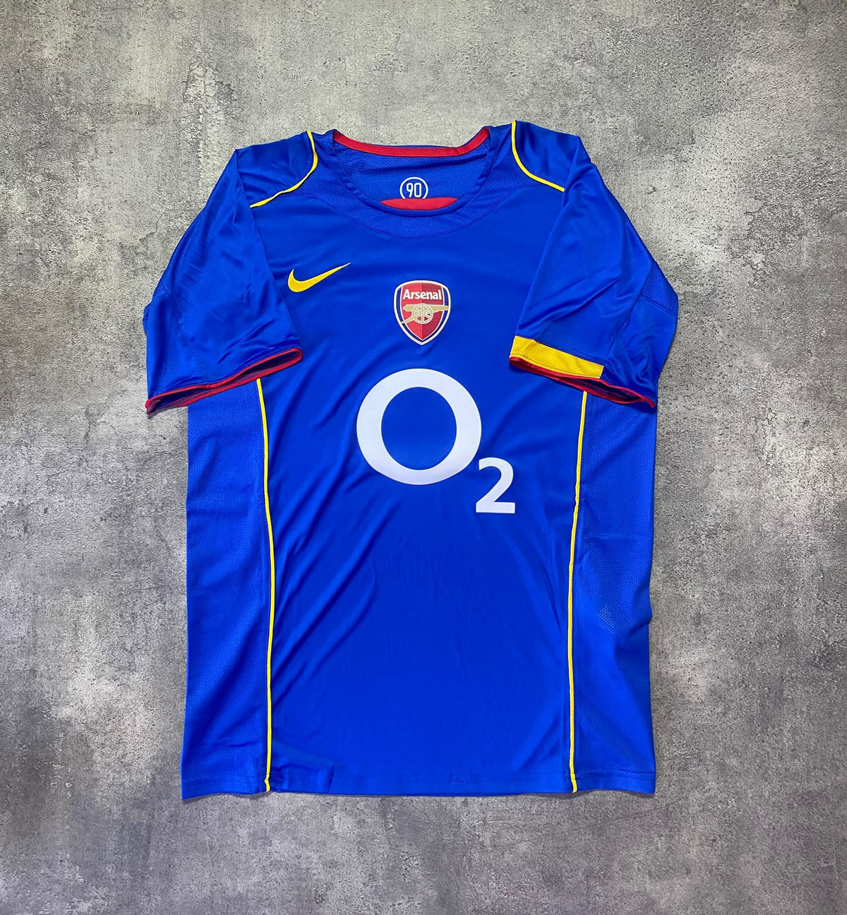 Arsenal 04/05 away jersey