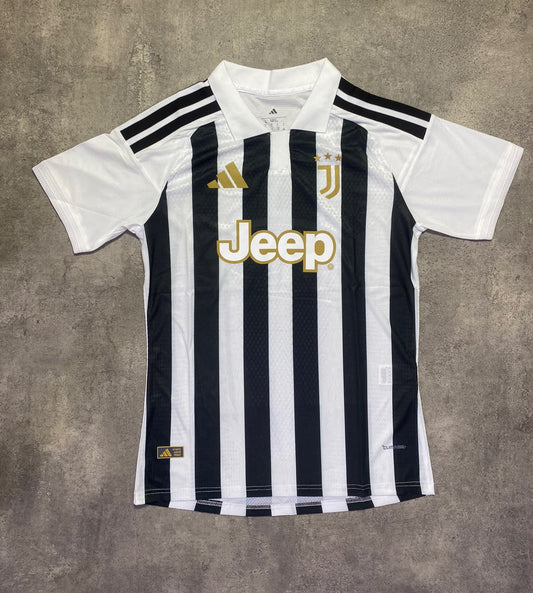 Juventus 26/27 home jersey