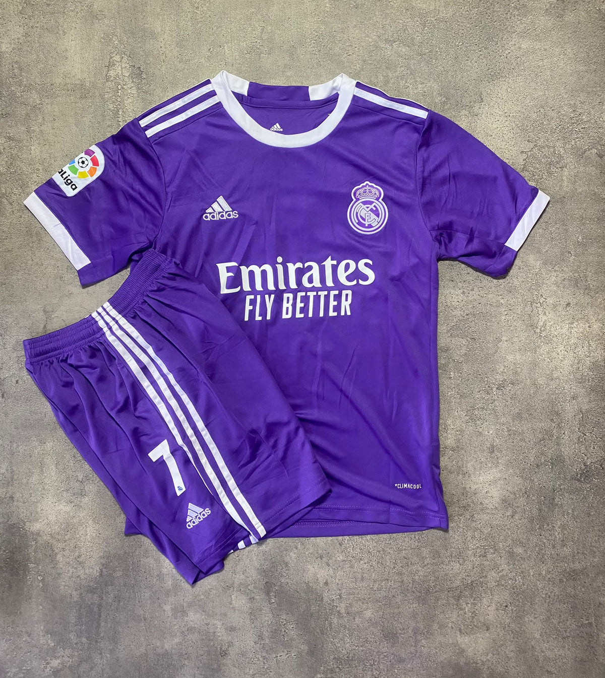 Real Madrid 16/17 away kit