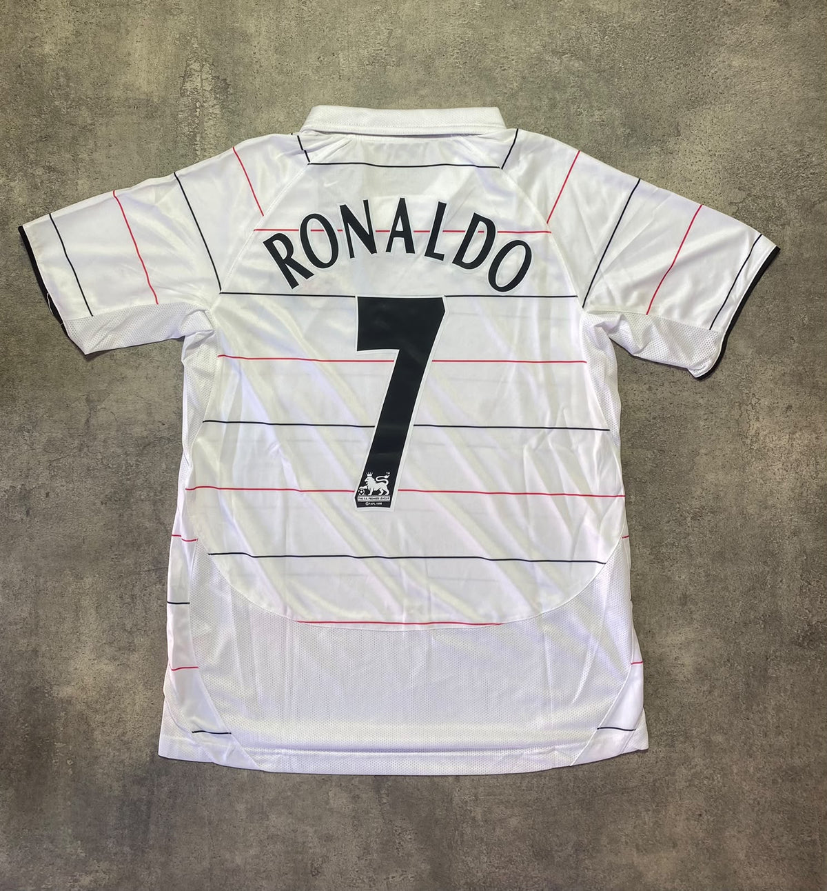 Manchester United 03/04 away jersey