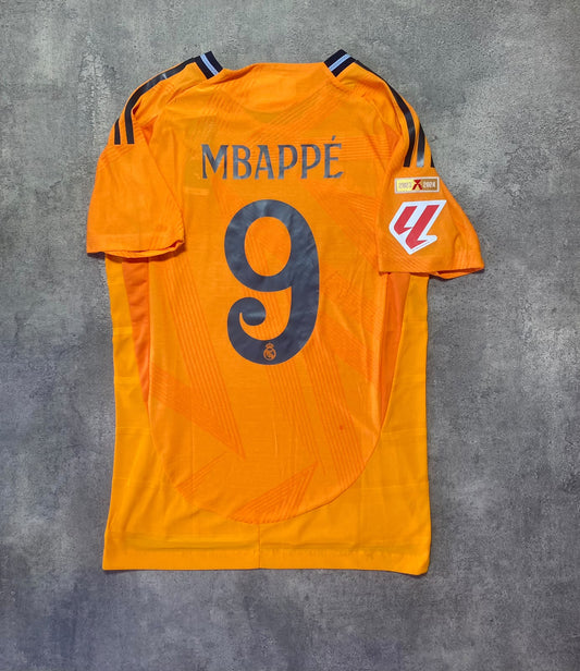 Real Madrid 24/25 away jersey